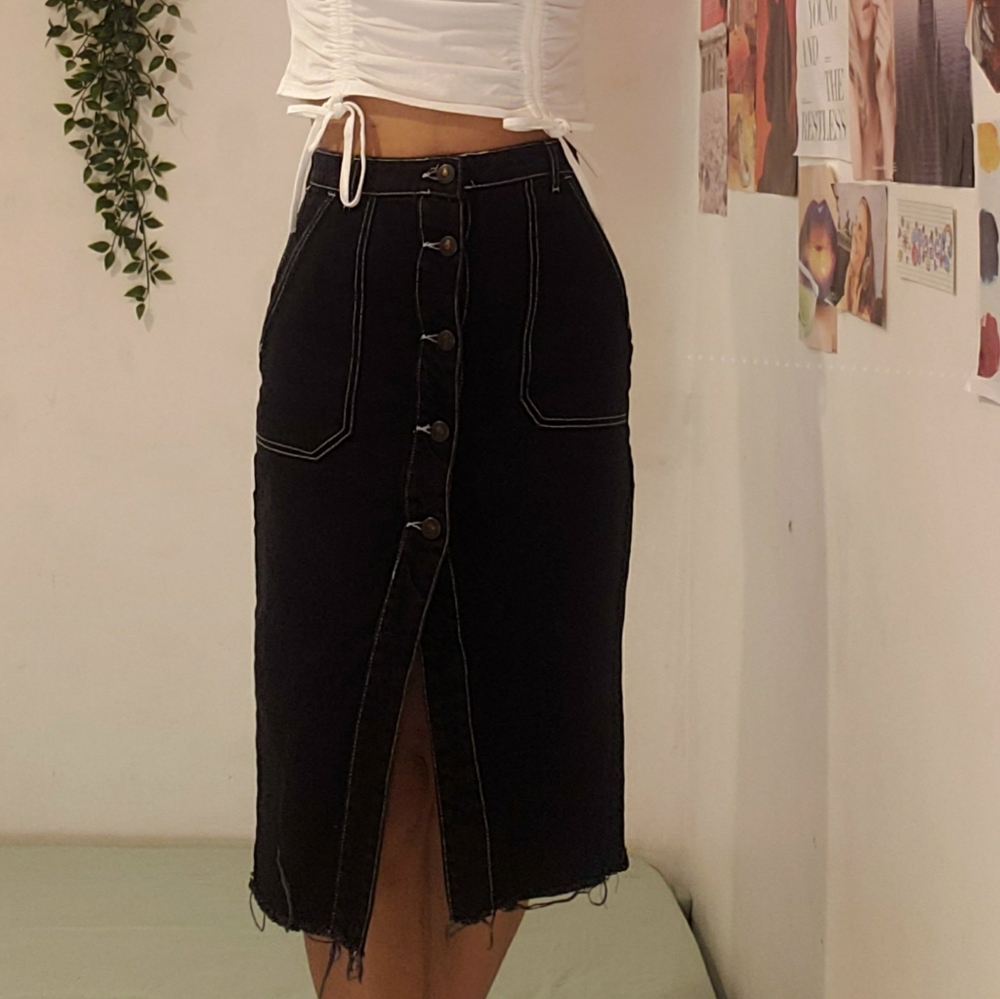 Black ling skirt